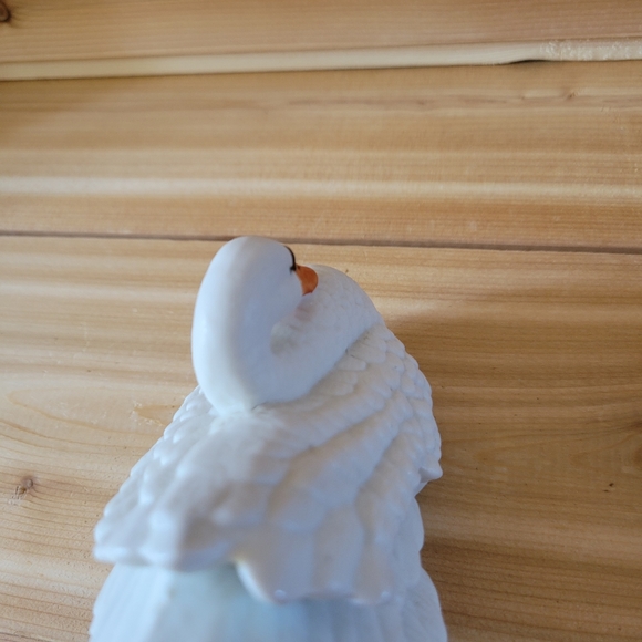 Royal Heritage swan - Picture 4 of 5